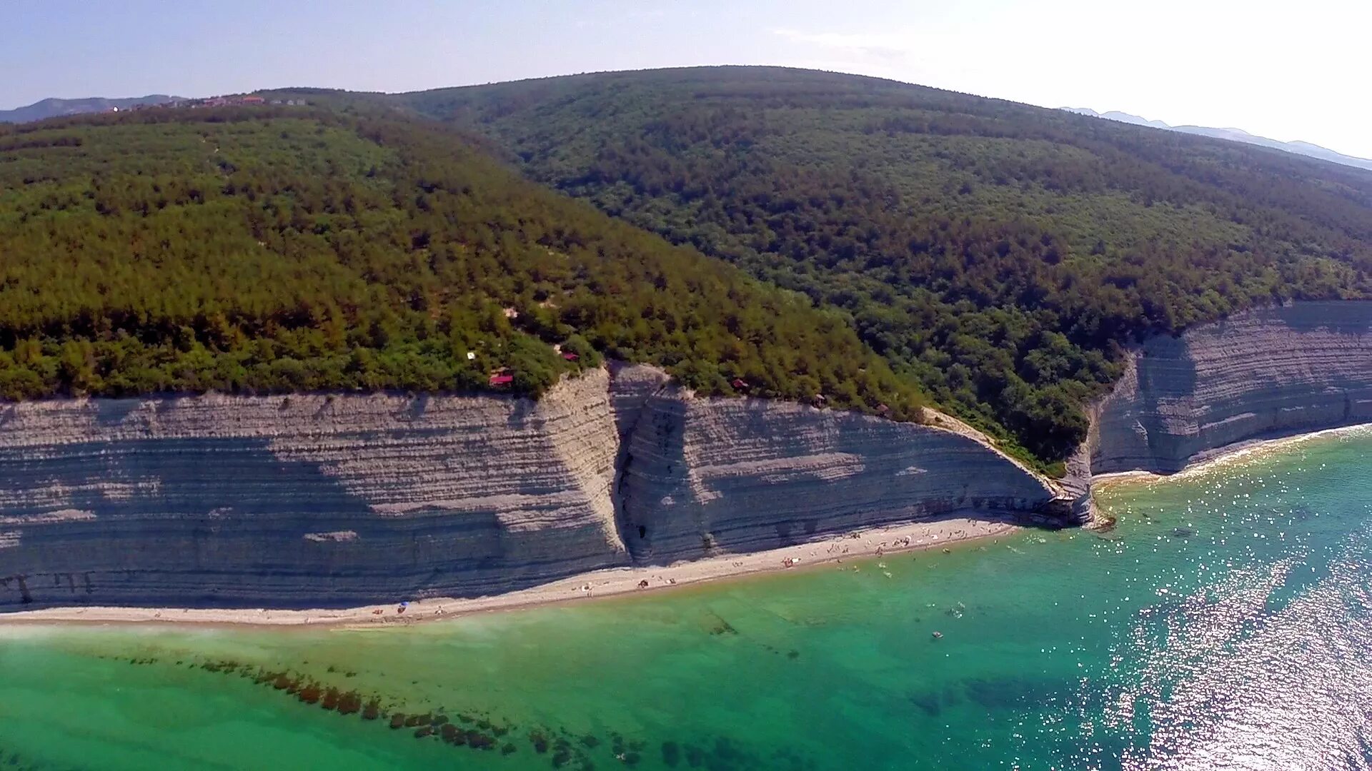 Геленджик берег толстого мыса. Красная круча памятник в оренбургской области. Круча 5 букв. Красеая круча. Круча 5 букв.