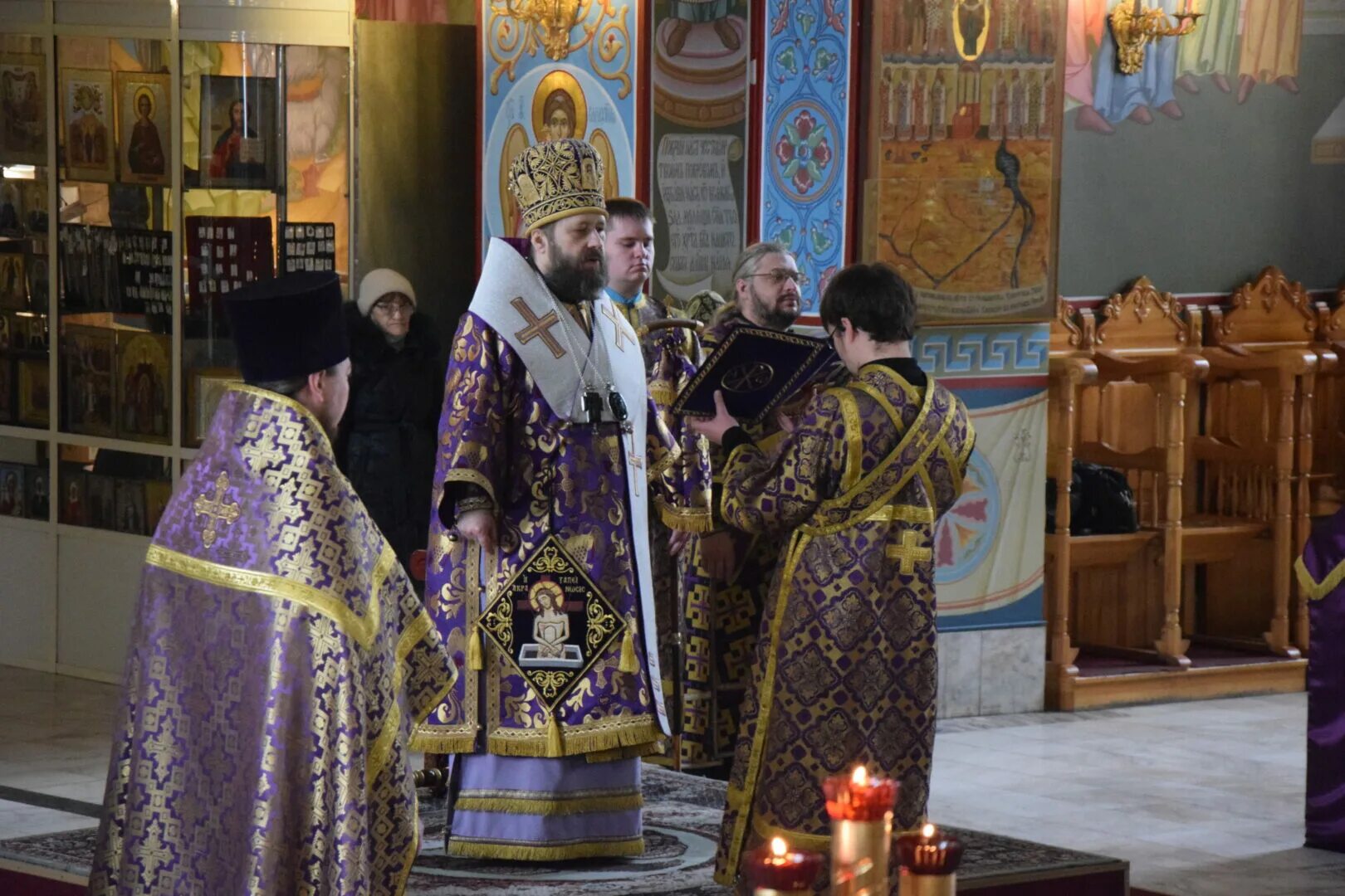 духовенство. воскресенье в православном богослужении. богослужение 40 севастийских мучеников. литургия преждеосвященных даров причащение. богослужение 40 севастийских мучеников.