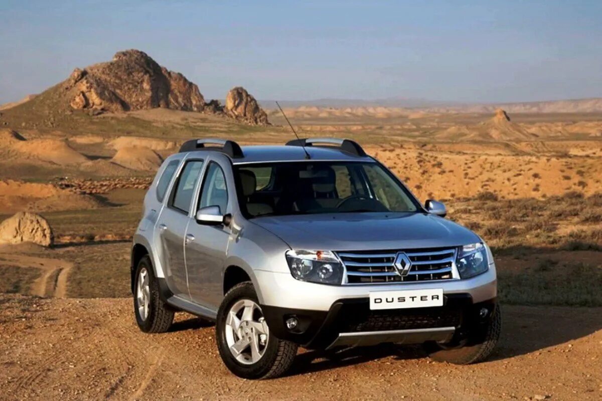 Рено дастер 1. Рено дастер 1 поколения серебристый. Рено дастер комплектации экспрессион. Дастер 1 6 4 4. Duster 1.