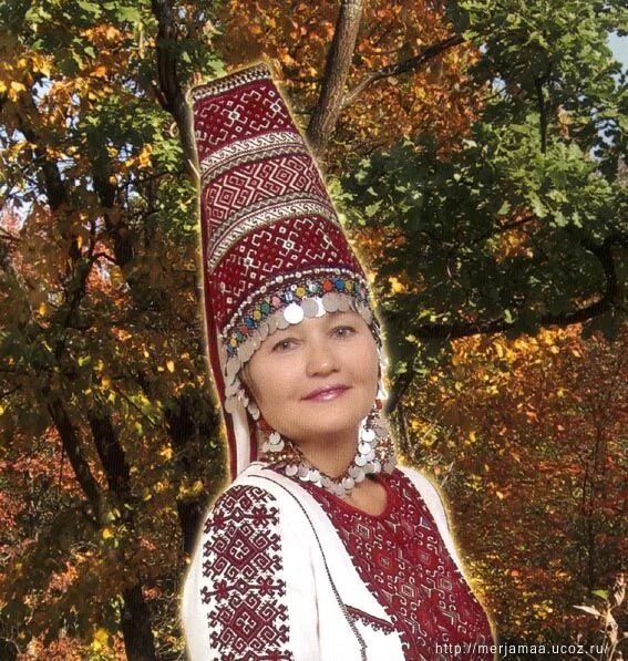 Головной убор марийцев шесть букв. Шурка головной убор марийцев. удмуртский национальный головной убор айшон. шымакш марийский головной убор. нашмак марийский головной убор.