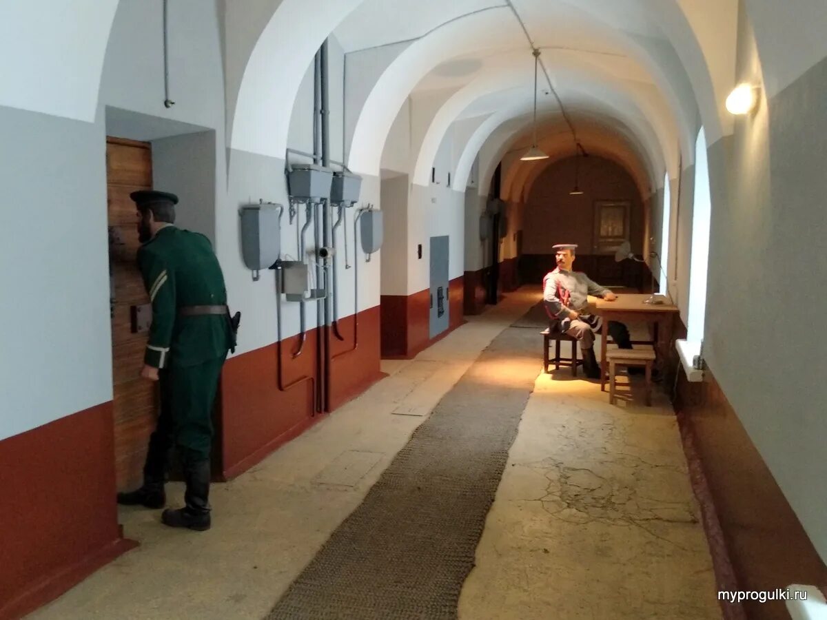 Экскурсия санкт петербург 3 дня. Тюрьма трубецкого бастиона в санкт-петербурге. санкт-петербург петропавловская крепость тюрьма трубецкого бастиона. тюрьма трубецкого бастиона петропавловской крепости карцер. трубецкой бастион петропавловской крепости.