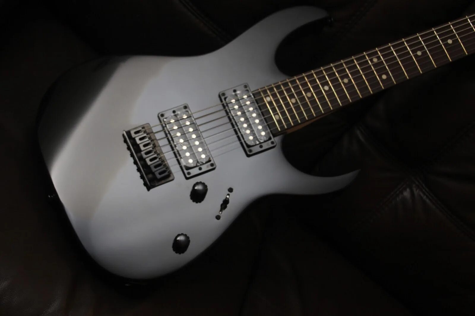 Ibanez 7 string. Ibanez 7221. ibanez pickguard 7 string. электрогитара ibanez grg7221. ibanez 7221 black.