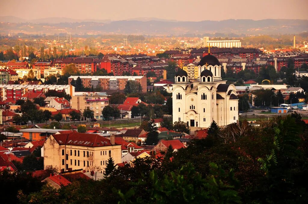 Город белград страна. Валево город в Сербии. Valjevo Сербия. Валево Сербия достопримечательности. Валево Сербия центр города.