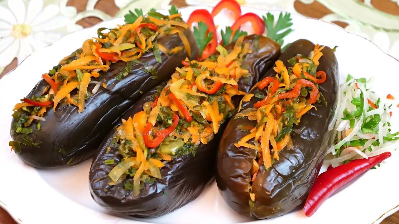 Фаршированные баклажаны морковью и чесноком зеленью. Манзаны фаршированные баклажаны. баклажаны, фаршированные морковью, квашенные. квашеные баклажаны фаршированные. манзаны фаршированные баклажаны по-гречески на зиму.