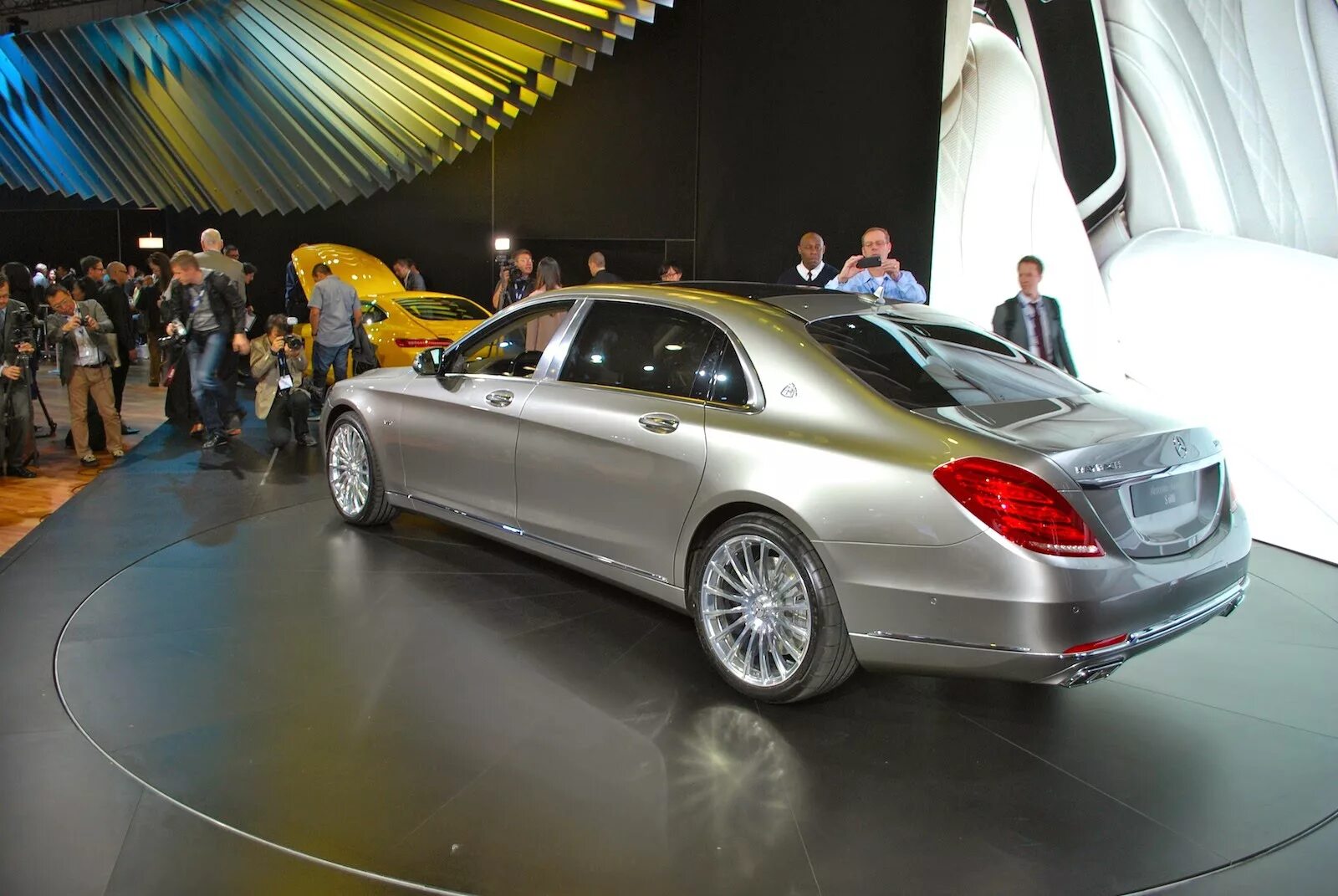 Мерседес Майбах седан. Майбах s600l. Mercedes Benz s class Maybach 2014. Mercedes-Maybach sl600 2023. Удлиненный мерседес