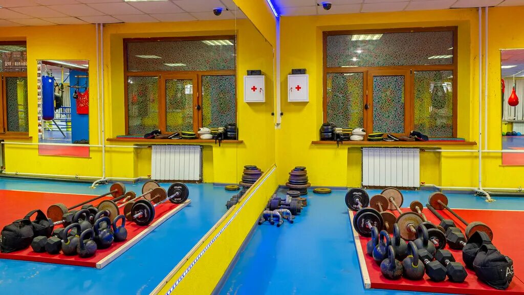 Sport club 5. Спортклуб Победоносец Москва. Победоносец клуб единоборств Москва. Победоносец спортивный зал Москвы. Детский клуб единоборств.