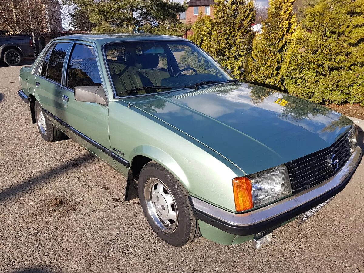 Опель рекорд купить. Opel Rekord e2. Опель рекорд 2.2. Opel Rekord 2.0. Opel Rekord 1982.