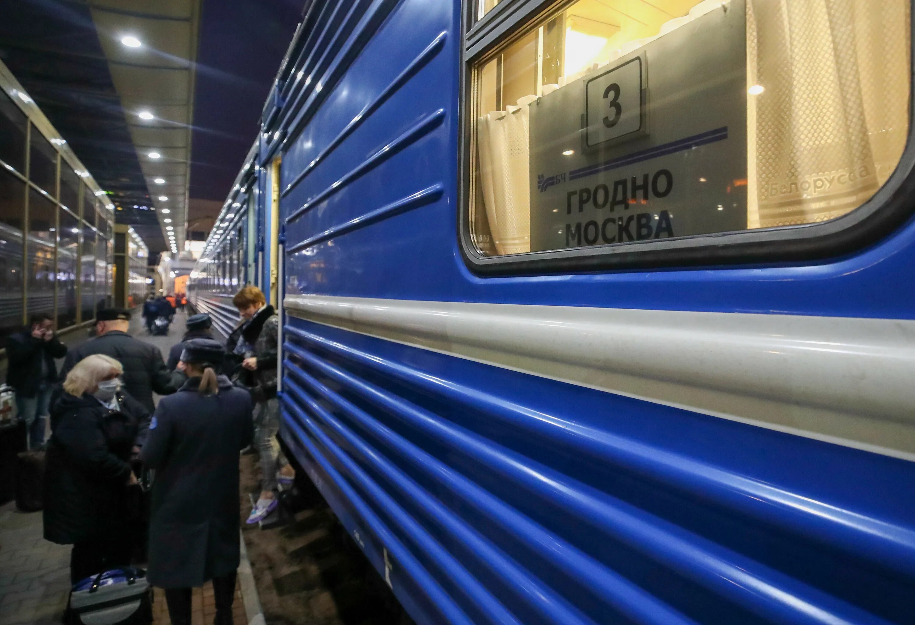 Поезд спб гродно. Белорусские поезда. Поезд Москва Брест. Поезд Москва Беларусь. Поезд в Белоруссию в Москве.