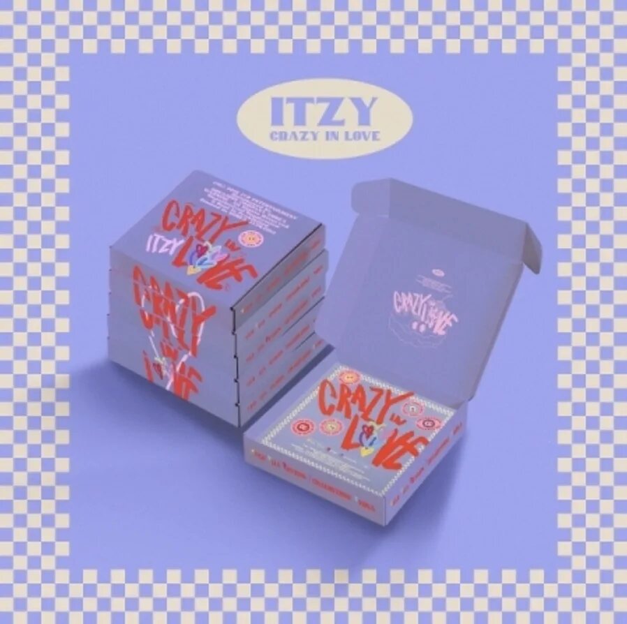 Итзи альбомы. Альбом itzy crazy in love. альбом itzy. альбом итзи crazy in love. itzy обложка альбома.