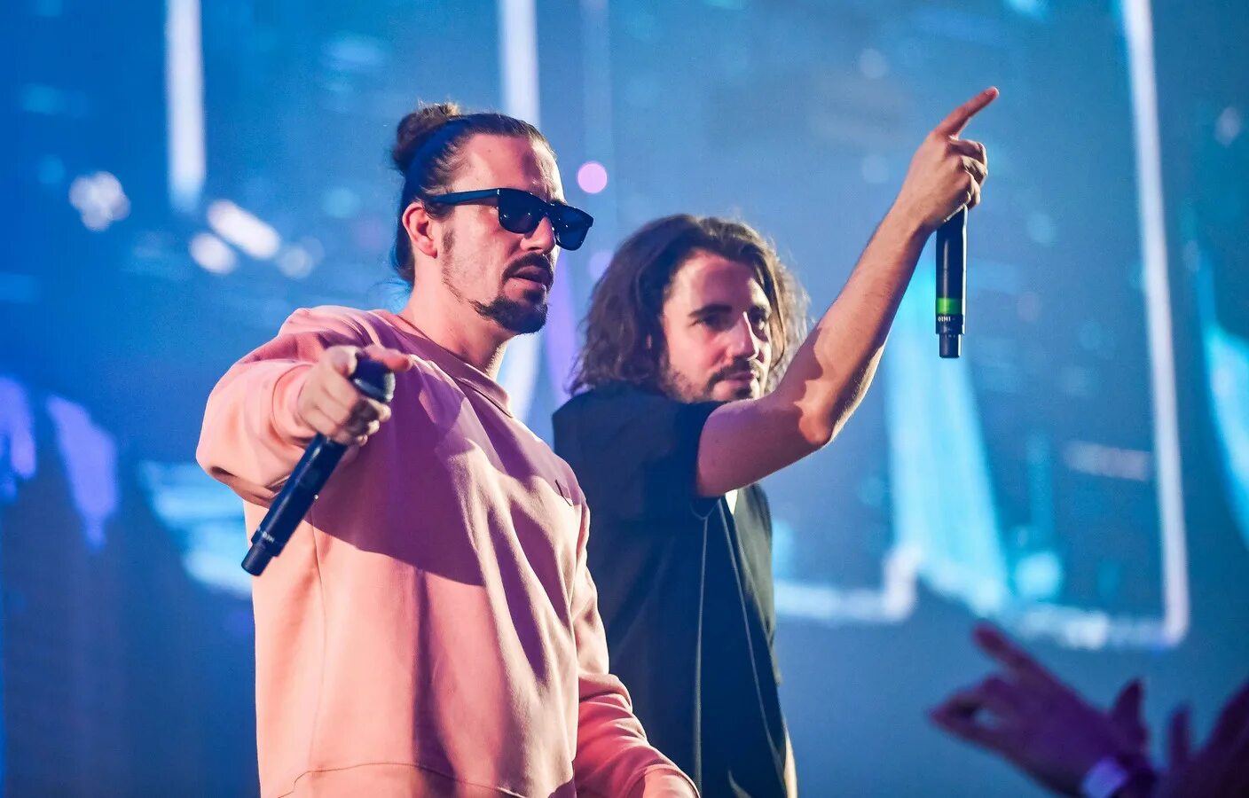 Mike ibiza. Dimitri Vegas & like Mike. Диджеи 2019 известные.