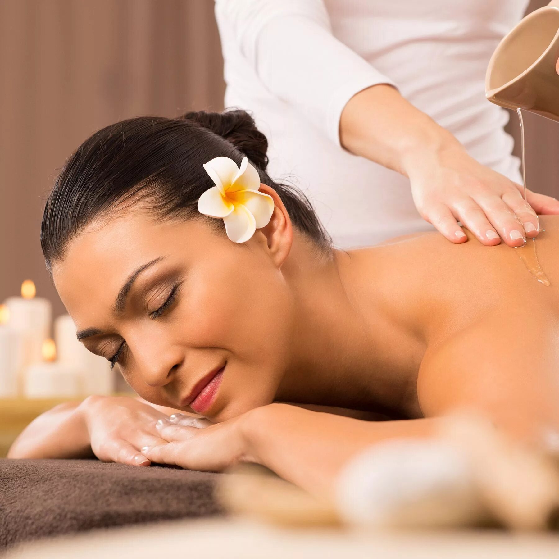 Hot body massage. Тайский Арома Ойл массаж. Aroma Oil massage Тайланд. Спа массаж. Спа массаж для женщин.