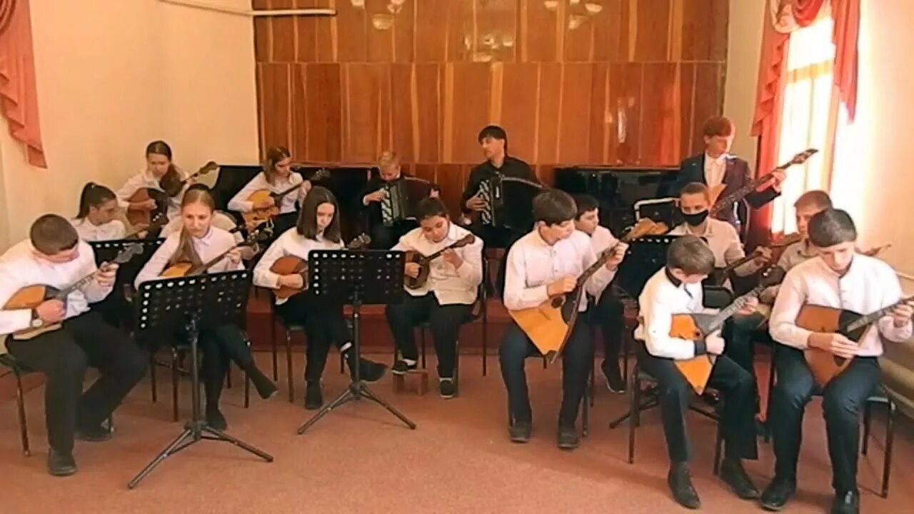 Ой лопнув обруч ноты. Ой лопнул обруч украинская. Ой лопнул обруч. Ой лопнул обруч украинская народная песня. Ой лопнул обруч украинская.