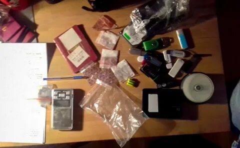 При обыске изъяли телефон