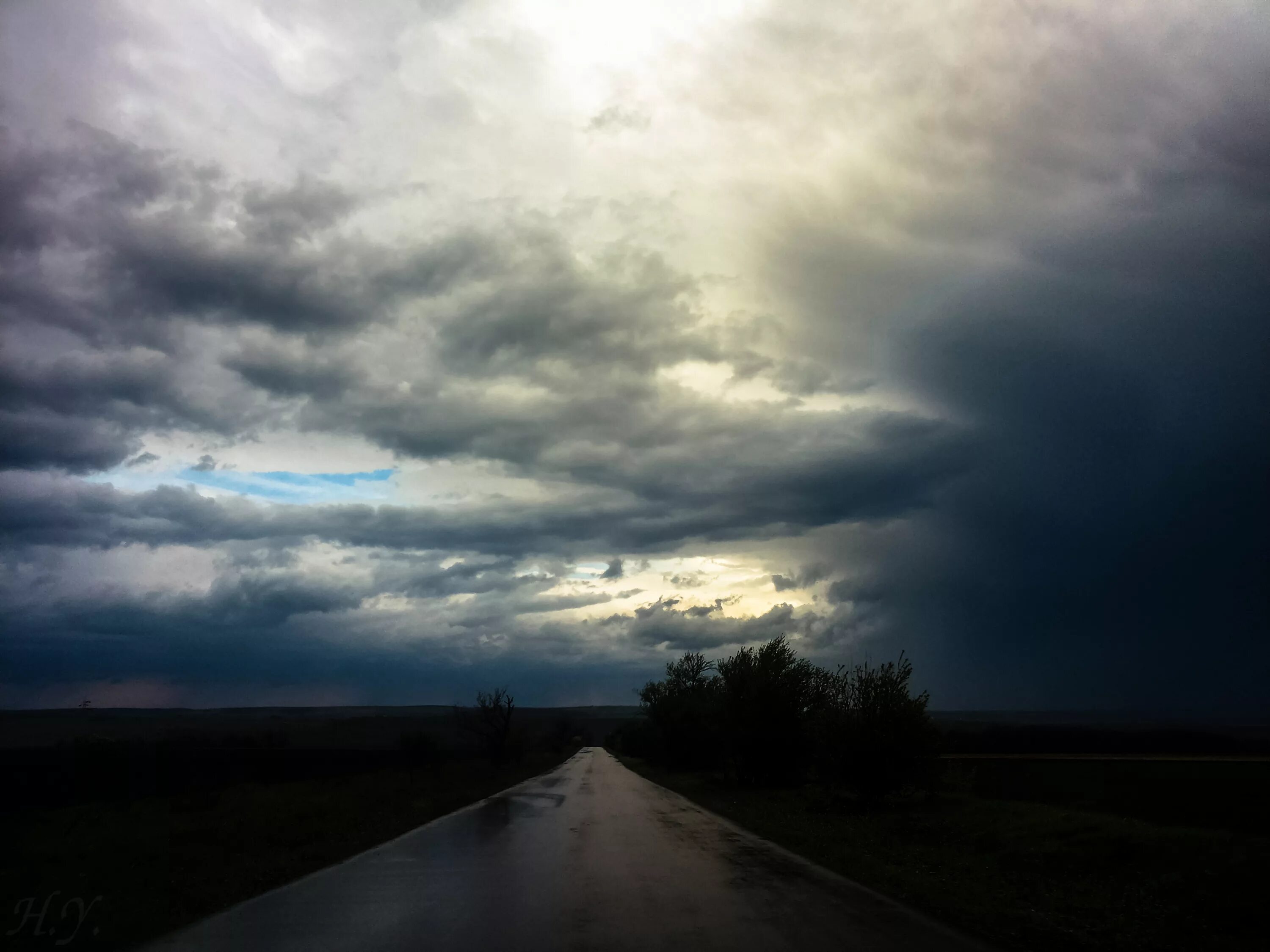 Погода 6 вечером. Хмурое небо. Темное дождливое небо. Небо дождь. Туча с дождем.