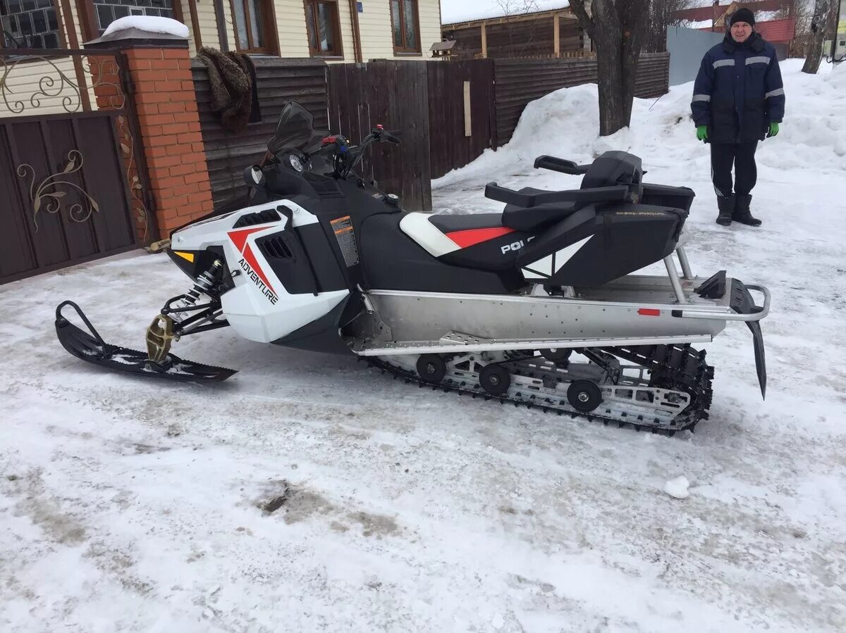 Снегоход поларис инди. Снегоход Polaris Indy 550. Снегоход Поларис инди 550. Polaris 550 Indy 2013. Снегоход Polaris Voyager 550.