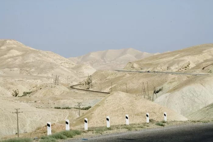 Горный бадахшан памир. Р таджикистан г. Город бадахшан хорог горный. Зеравшан долина реки. Горы таджикистана ленинабад.