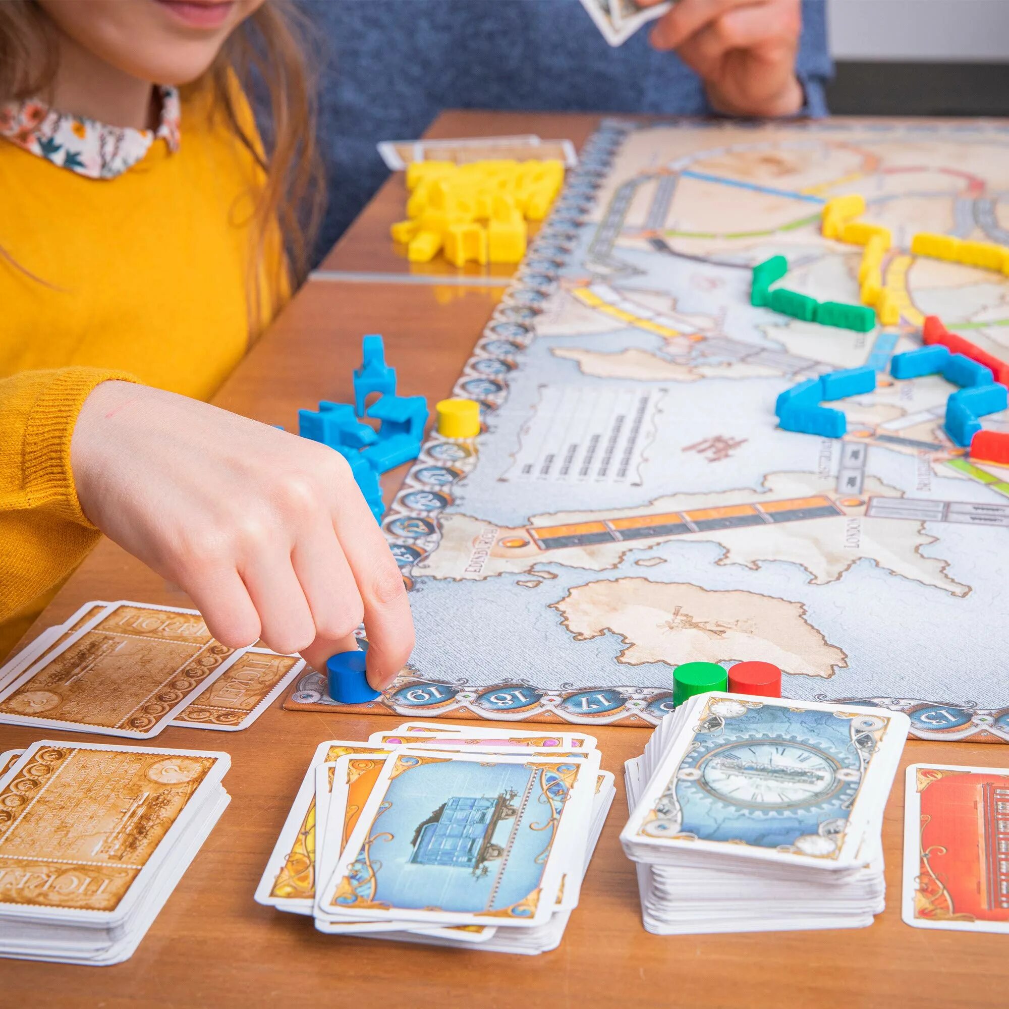 Ticket to ride как играть. Тикет ту райд игра. ticket to ride: европа. настольная игра поезда. настольная игра железная дорога.