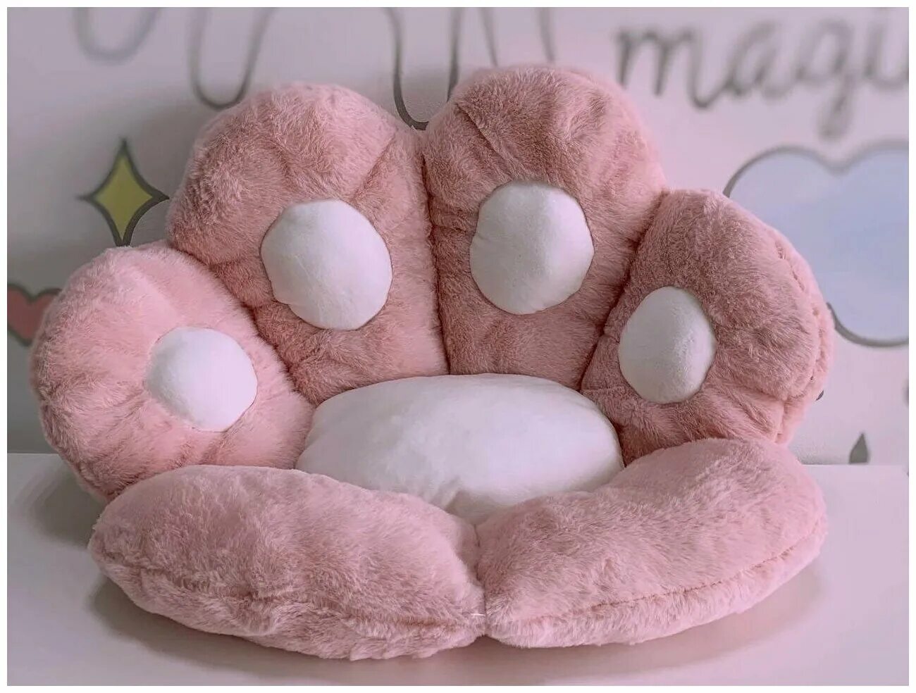 подушка- игрушка/обнимашка "кошачья лапка". подушка для кресла в виде лапки. подушка плюшевая. подушка на стул кошачья лапка. подушка лапа кота.