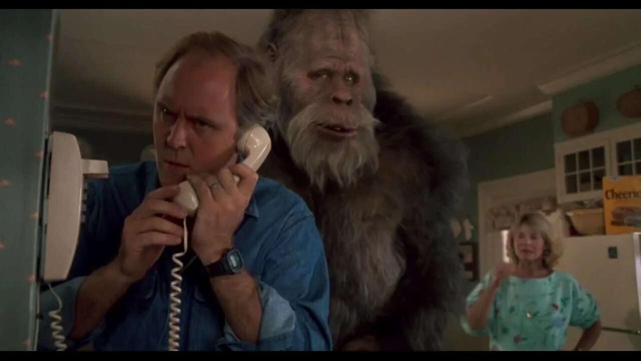 гарри и хендерсоны сериал. гарри сериал про снежного. гарри снежный человек сериал. хендерсоны и снежный человек. гарри и хендерсоны сериал.