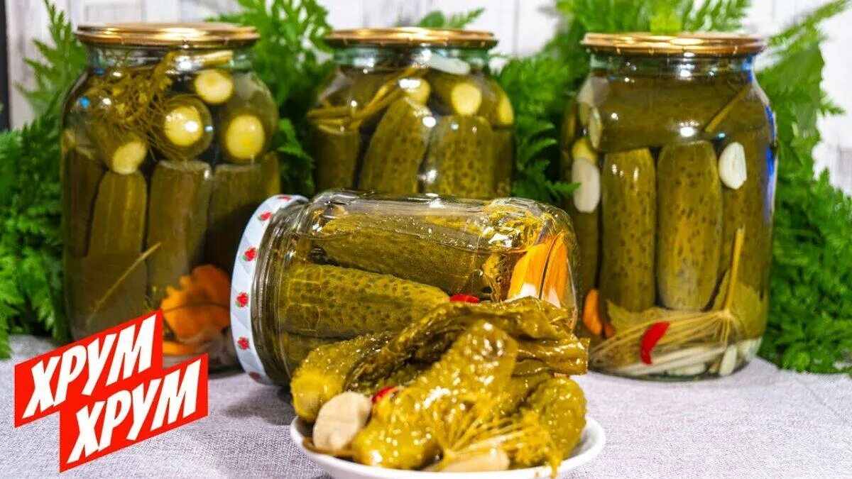 Маринованный огурцов на зиму хрустящие. Сладкие маринованные огурцы. сладкие огурчики на зиму. сладкие маринованные огурчики. вкусный огурец.