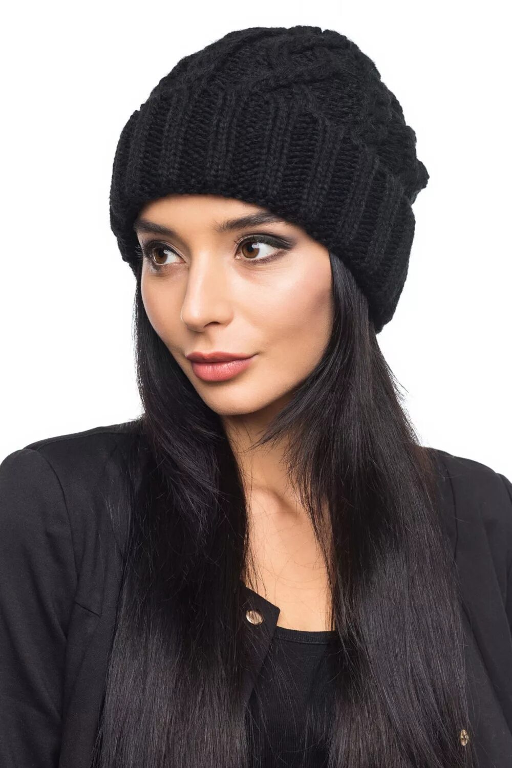 Шапка черная вязаная женская. Шапки молодежные. Шапка вязаная черная. Шапка вязаная луковка черная. Черная вязаная шапка для женщин.
