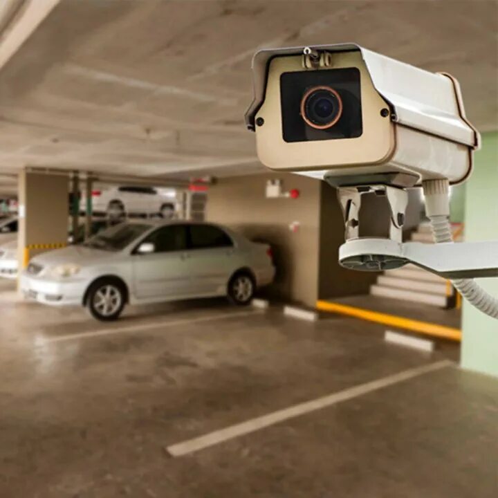 Видеонаблюдение в гараже. Камера в гараже. Камера видеонаблюдения на гараж. Автономное видеонаблюдение в гараже.
