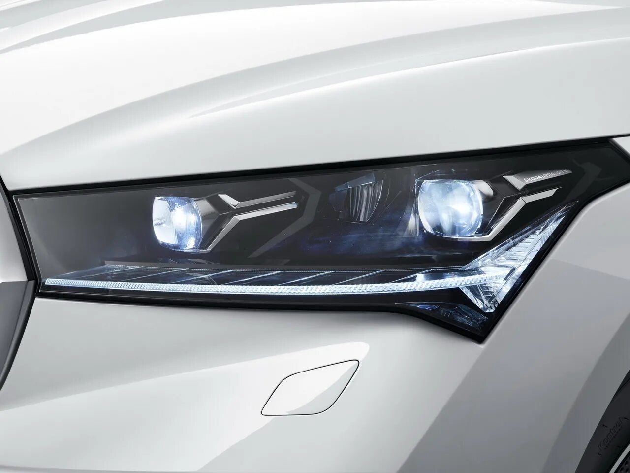 Iv 2025. Skoda enyaq 80x. skoda enyaq headlight. skoda enyaq iv 2025 фото. skoda представила долгожданный электрический кроссовер enyaq iv.