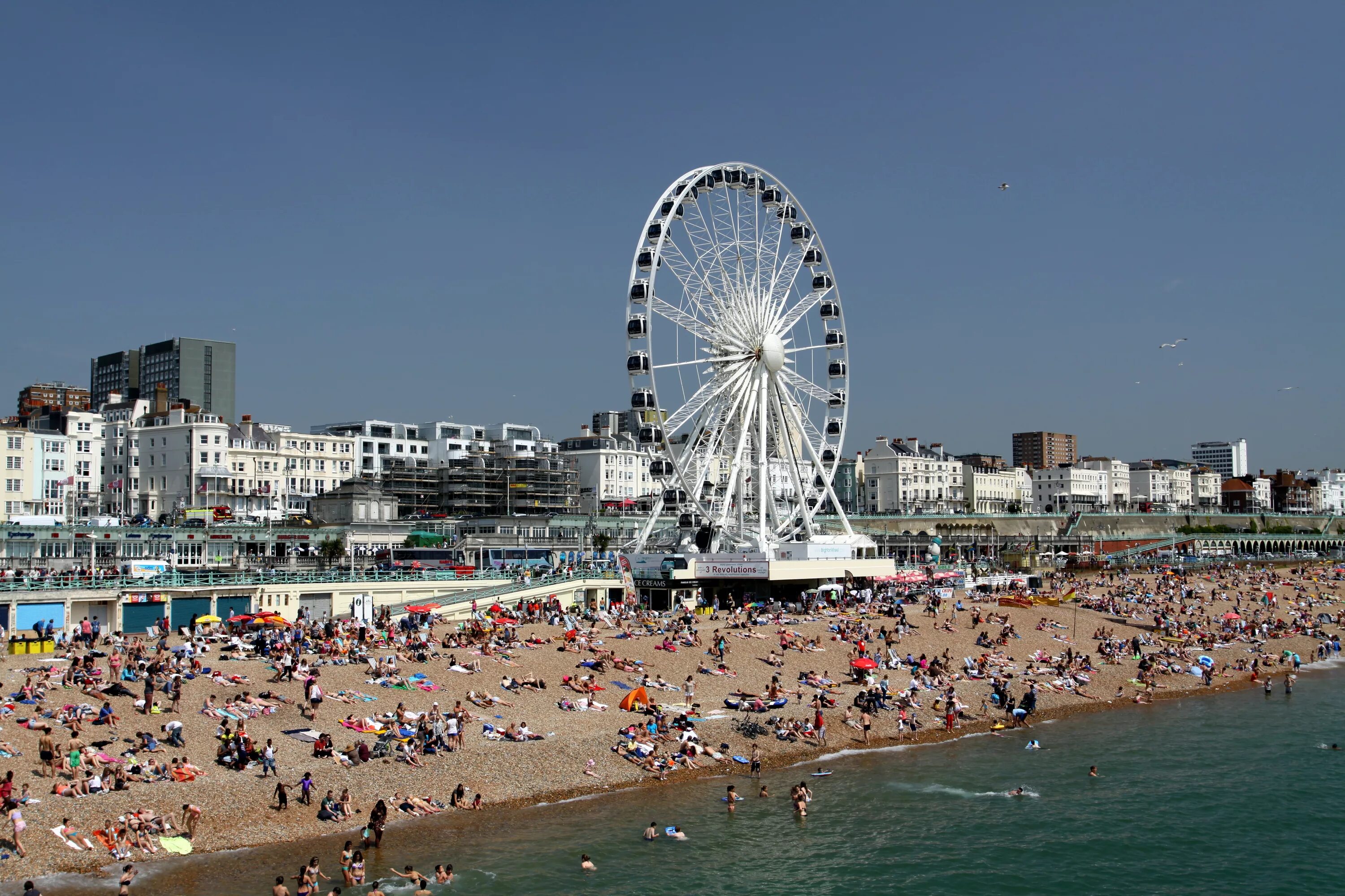 Брайтон англия. Brighton city. Brighton город англии. Курорт брайтон англия. Брайтон англия пляж.