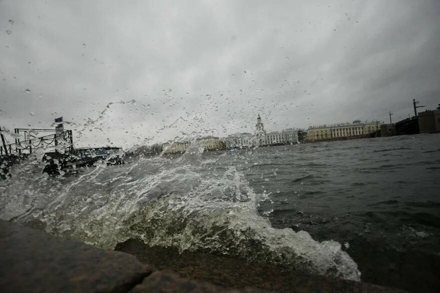 Святой шторм. Шторм в Санкт-Петербурге. Шторм в Петербурге. Ураган в Питере.