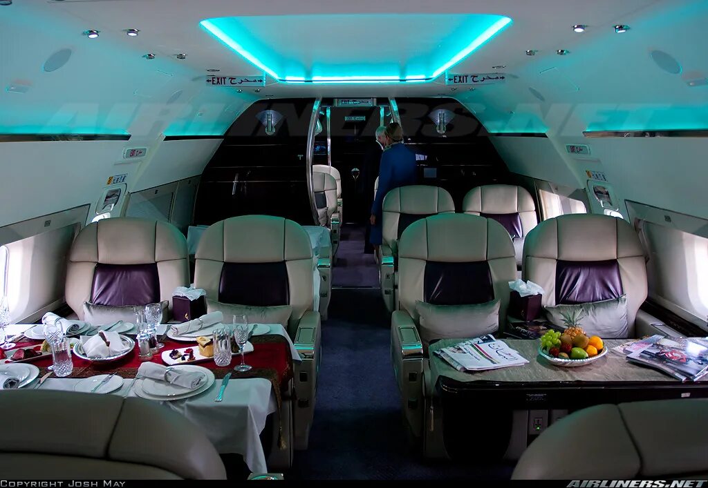 Jet 737. Боинг бизнес джет 737 салон. royal jet bbj. боинг 747 бизнес джет. боинг 737 bbj.