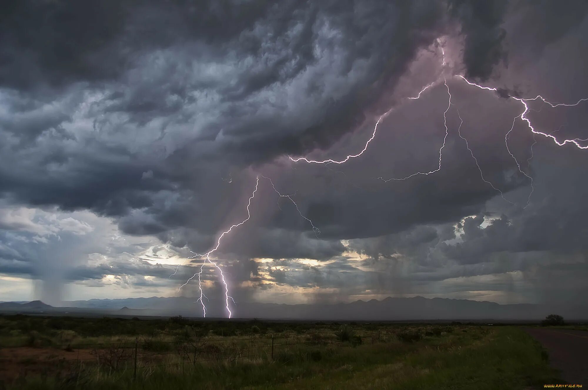 Молния. Зарница молния. Зарница гроза. Молнии кататумбо. Шторм молния.
