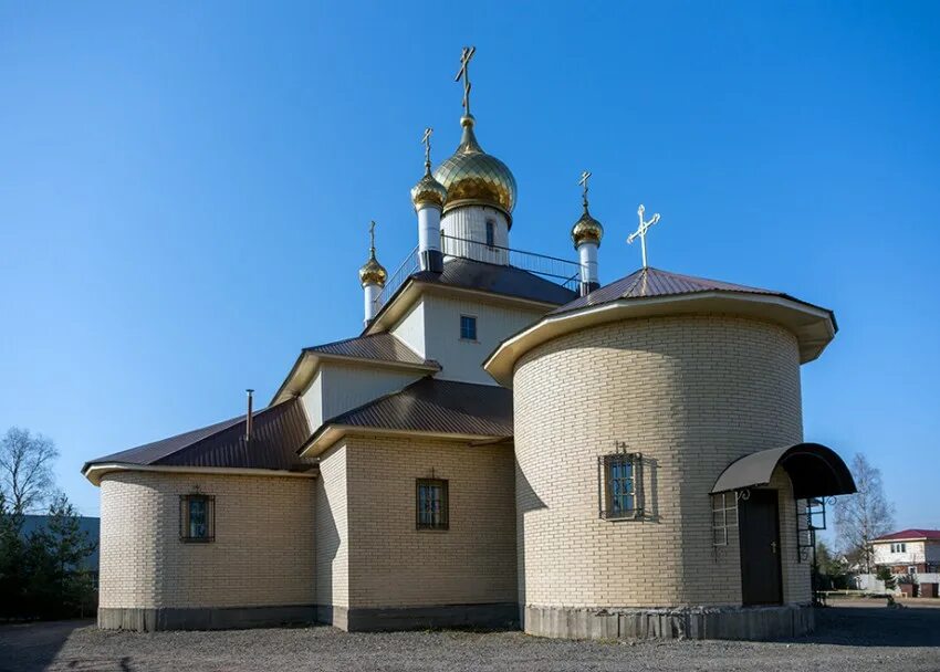 Красный бор тосненский район группа в контакте. Церковь в Красном Бору Тосненского района. Красный Бор Тосненский район Ленинградская область. Красный Бор Ленинградская область храм. Поселок красный Бор Тосненский район.