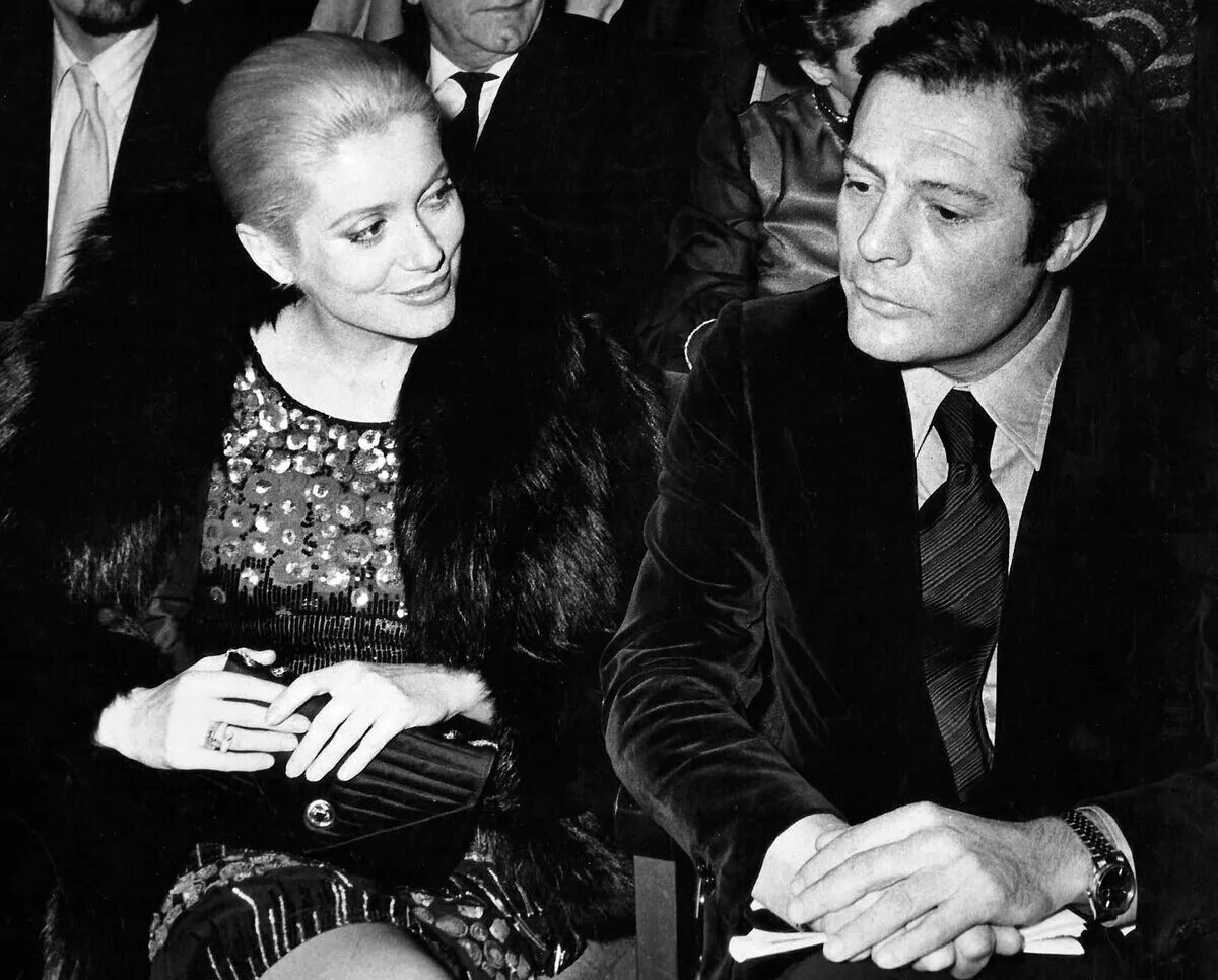 Катрин денёв марчелло мастроянни. Мастрояни и катрин денев. Жена марчелло мастроянни флора карабелла. Мастрояни и катрин денев. Мастрояни и катрин денев.