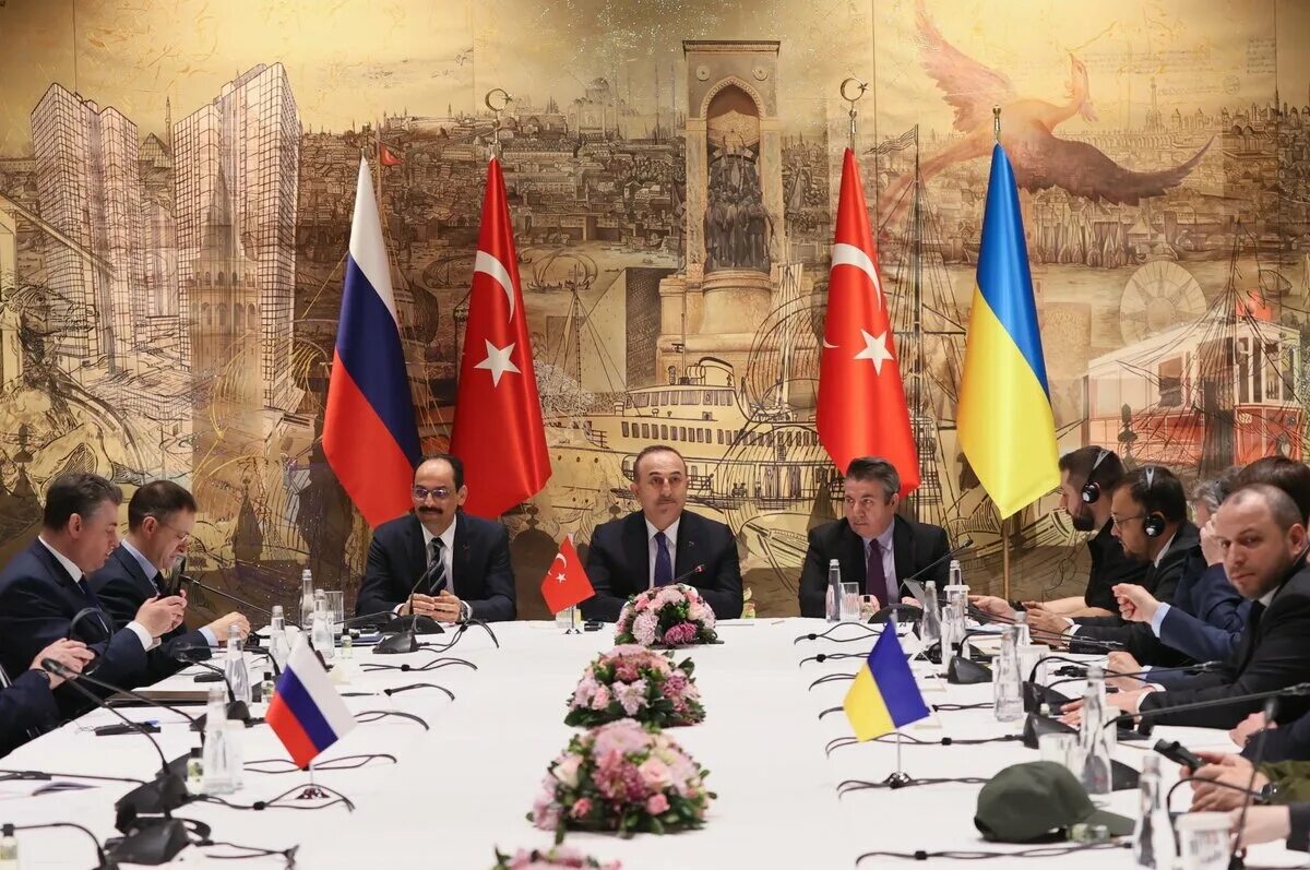 Переговоры россия сегодня. Переговоры России и Украины в Турции 2022. Переговоры в Стамбуле. Российско-украинские переговоры в Стамбуле. Международные переговоры.