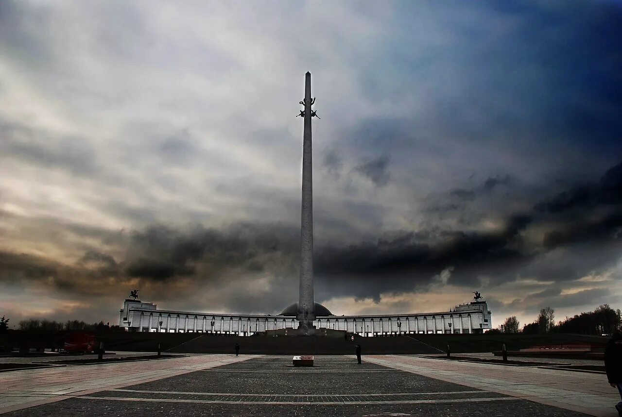 Памятник победы на горе. Москва мемориальный комплекс Поклонная гора. Парк Победы на Поклонной горе Москва. Мемориал Победы на Поклонной горе в Москве. Монумент Победы Москва Поклонная гора.