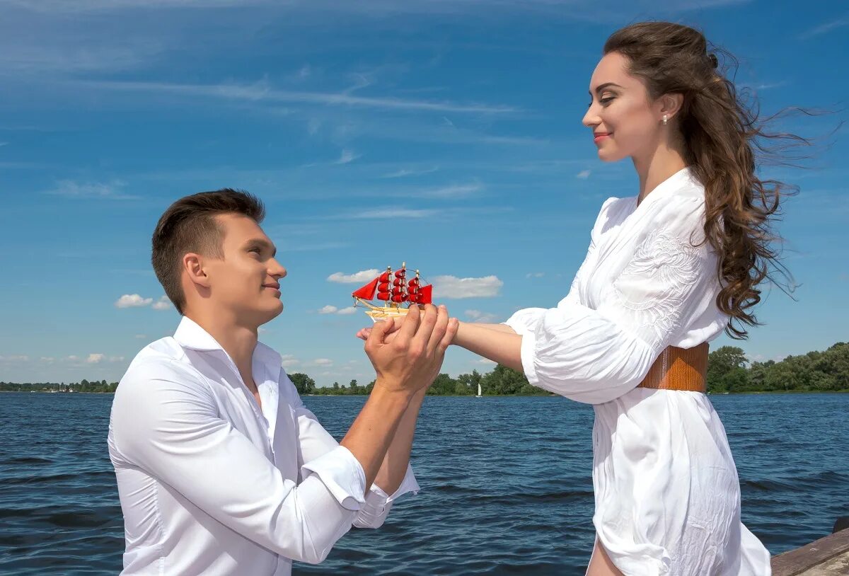 Хвастается девушкой перед парнем парень. Хвастается девушкой перед парнем парень
