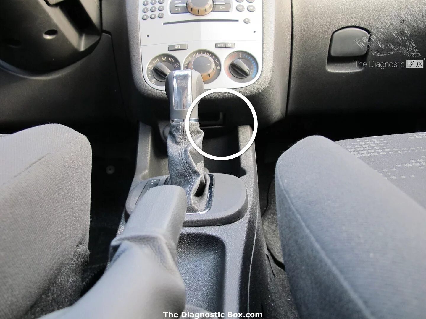 Obd2 opel corsa d. Опель корса где обд. Обд 2 опель корса. Опель корса где обд. Опель корса разъем обд 2.