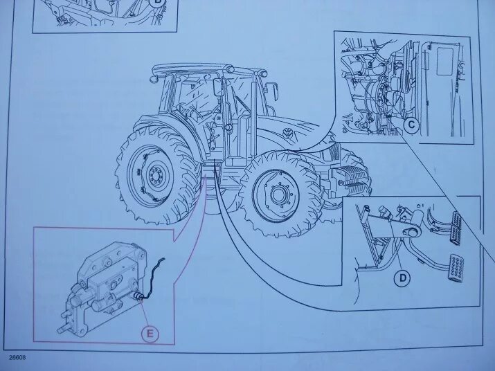 Двигатель new holland. Тормозная система на тракторе Нью Холланд т7060. Трактор Нью Холланд тд5. Трактор Нью Холланд 5.90. Сцепление Нью Холланд ТД 5.90.