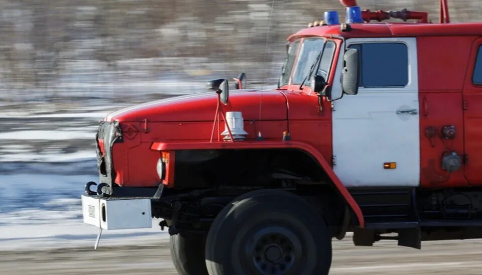 Мигалка пожарной машины. Пожарный зил 131 на пожаре. Пожарная машина поехали. Пожарная машина поехали. Норвежские пожарные машины.