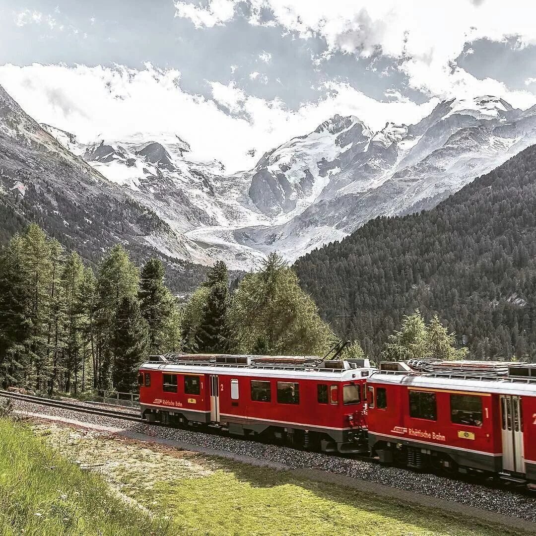 Ледниковый экспресс Швейцария. Узкоколейка в Швейцарии. SBB Швейцария. Поезд Тирано Швейцария.