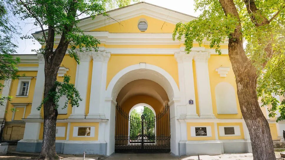 Лефортово москва. Лефортовский район. Район Лефортово. Усадьба Лефортово. Лефортово достопримечательности.