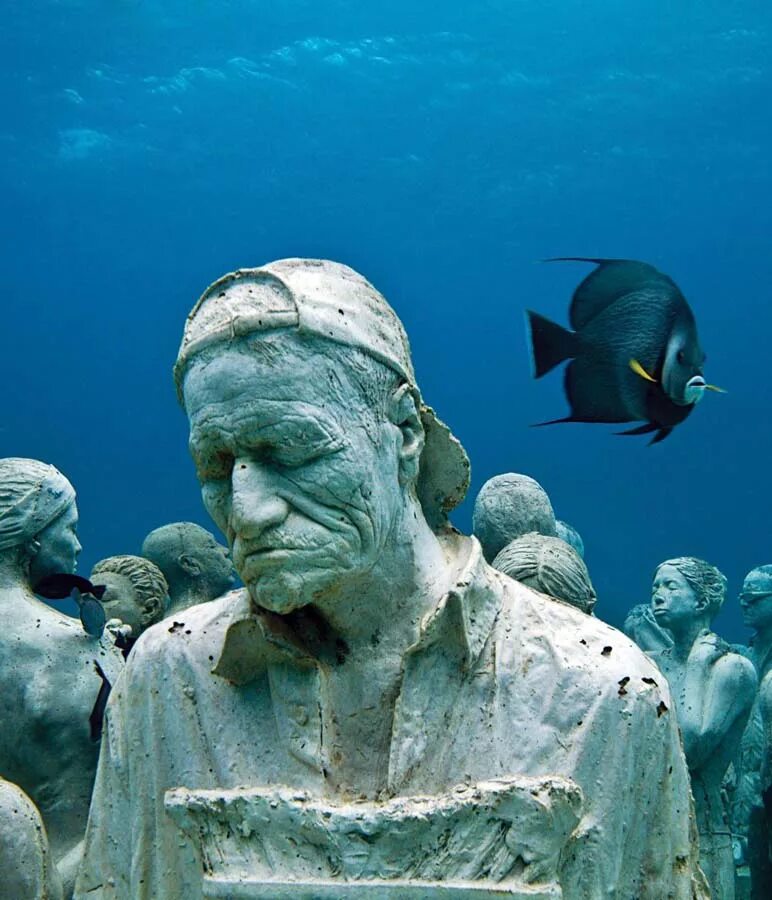 Есть жизнь на дне океана. Музей подводных скульптур Мексика. Канкун музей подводных скульптур. Канкун Мексика подводный музей. Музей подводных скульптур, Канкун, Мексика.