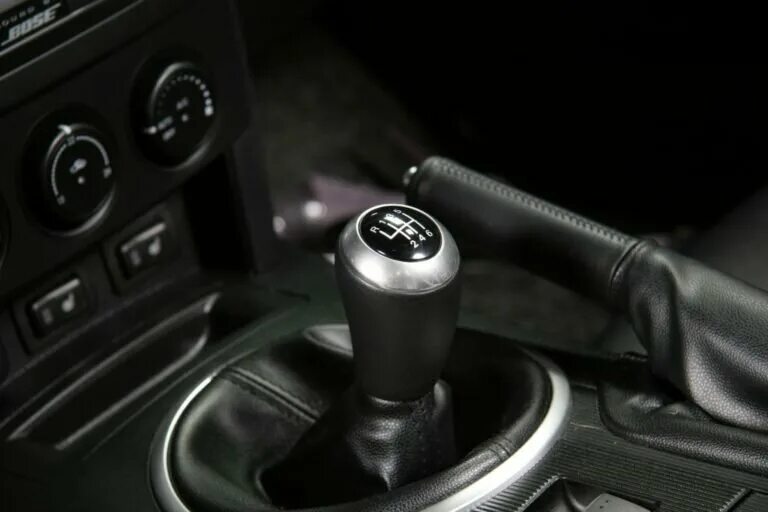 рычаг акпп шевроле тахо. руль thrustmaster t80. переключатель передач на руле. лепестки переключения передач на руле. американская коробка передач.