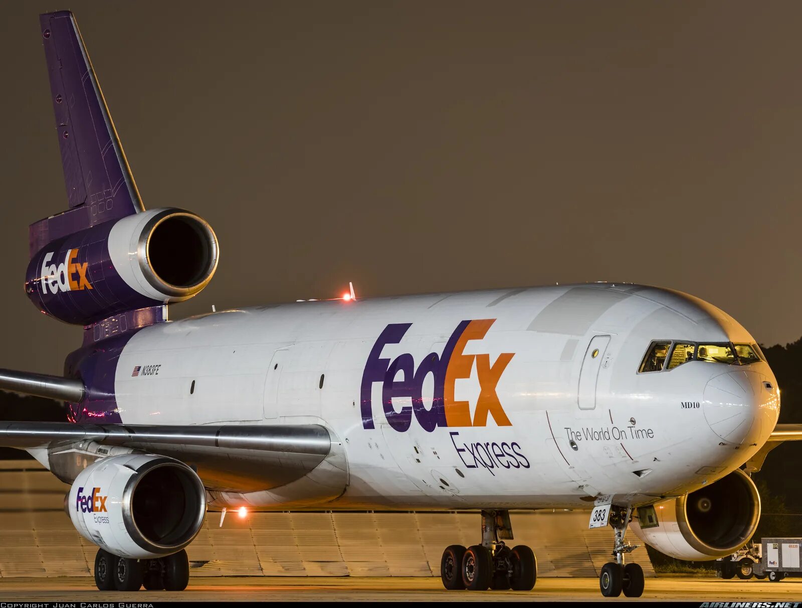 Где мд. MCDONNELL Douglas MD-10. FEDEX MD-10. MCDONNELL Douglas DC-10 кабина. MCDONNELL Douglas DC-10 FEDEX.