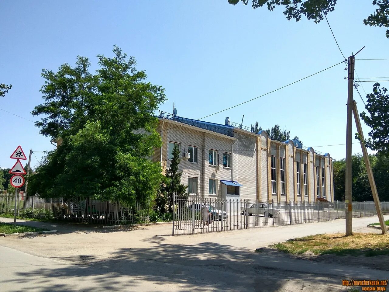 Школа ул донская. Пос Донской Новочеркасск. Мкр Донской Новочеркасск. Поселок Донской город Новочеркасск. Бассейн Новочеркасск Донской.