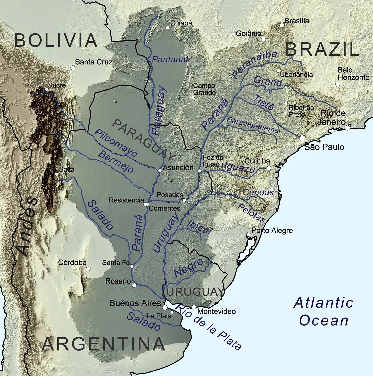 Анды какие реки берут начало. Бассейн реки Парана на карте. Бассейн реки Парана. Исток реки Парана в Южной Америке на карте. Река ла-плата на карте Южной Америки.