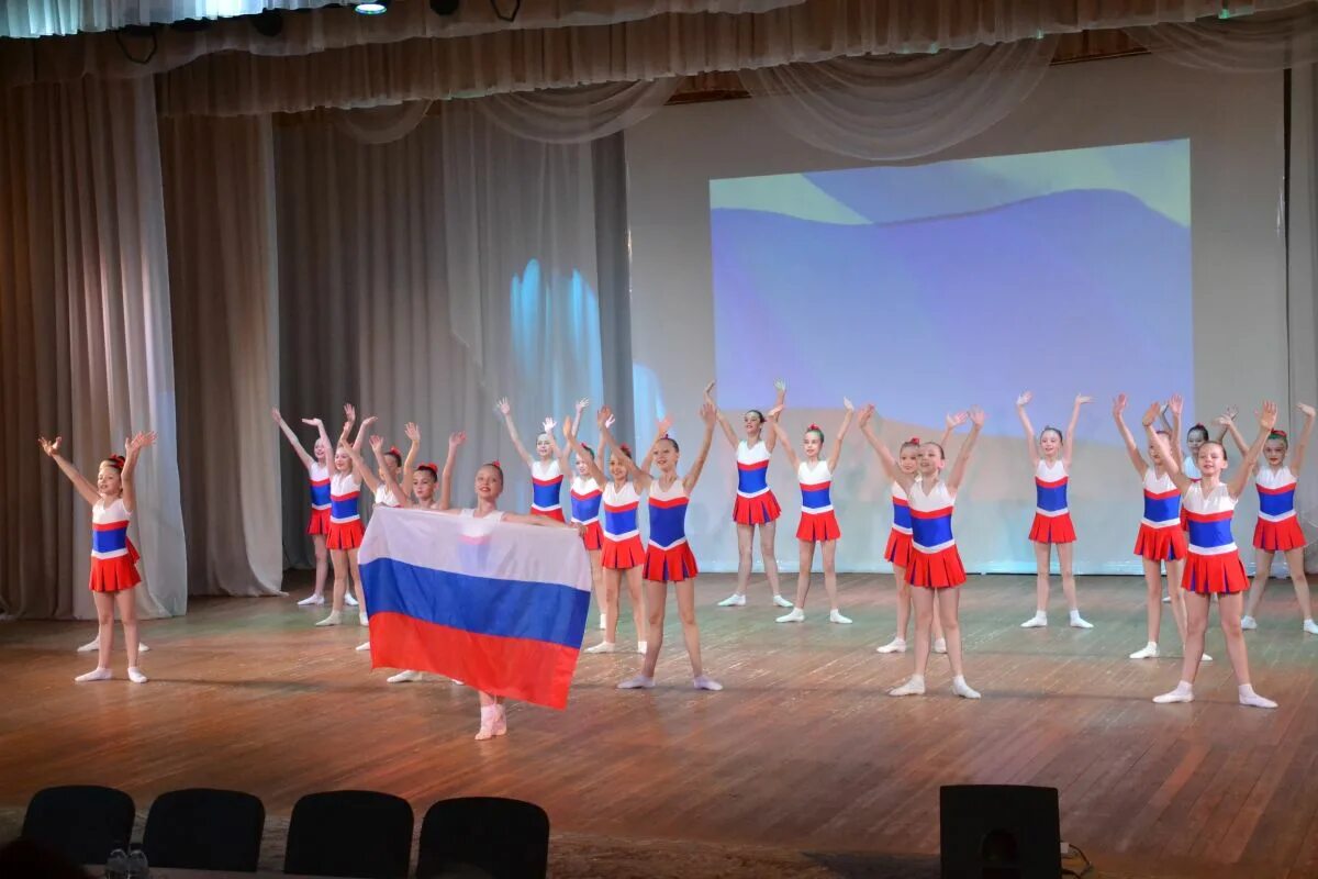Орловская хореографическая школа конкурс. Лого орловская детская хореографическая школа орел. Детская хореографическая школа краснотурьинск. Балетная школа интернат. Хабаровск балетная школа.