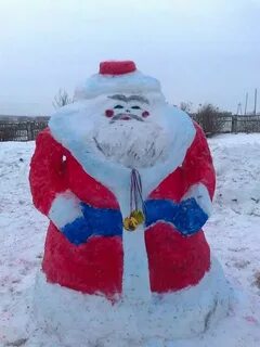 Дед мороз из снега
