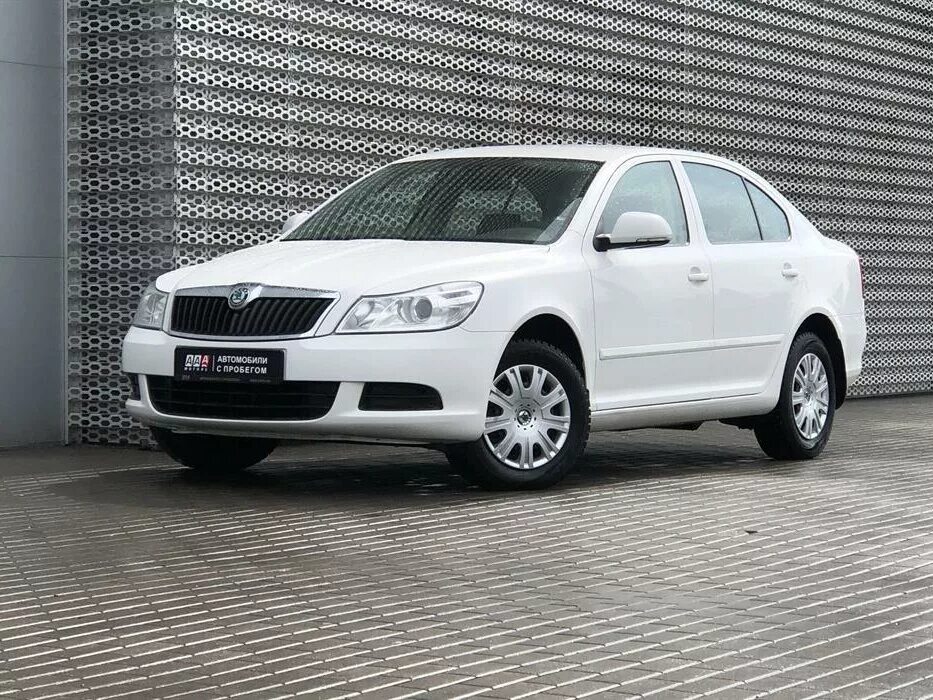 Купить октавию а5 бу. Skoda Octavia 2. Skoda Octavia a5 Рестайлинг. Octavia a5 Restyling.