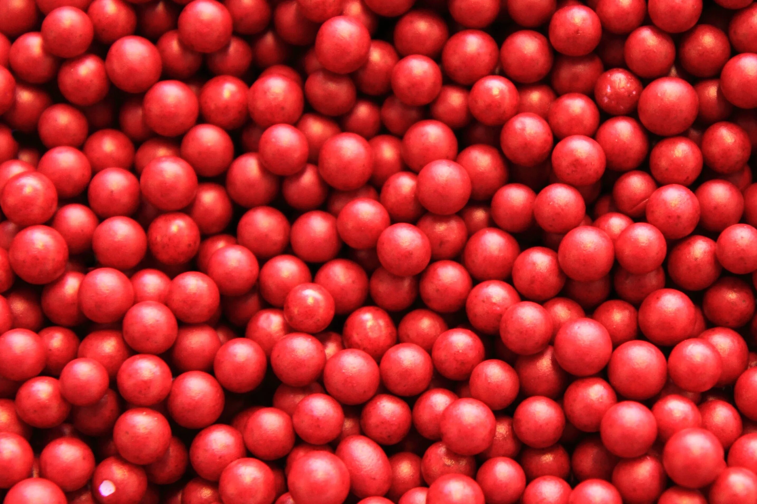 Текстура шаров. Красный шарик. Фон шарики. Красные шары. Красные шарики фон.